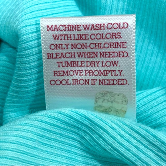 Neon Teal Off-Shoulder Short Sleeve Crop Top • Woman - Picture 9 of 9